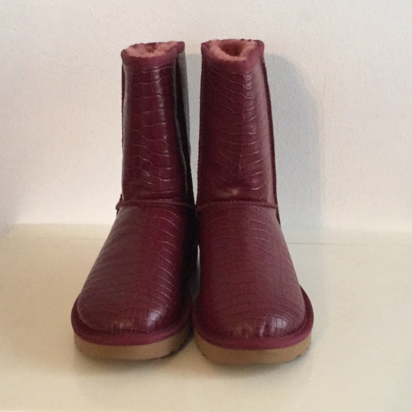 ugg classic short croc embossed ugg classic short croc embossed